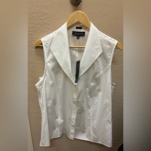 NWT Jones New York Women’s Sleveless Buttondown Shirt. White. Size 16W.